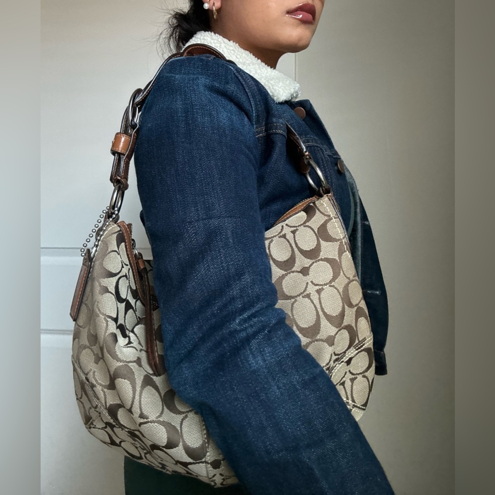 **SOLD** COACH Vintage Hobo in Signature Jacquard with silver hardware
